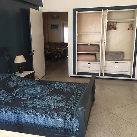 Property In A Quiet Area Close To The Train Station And Town-3